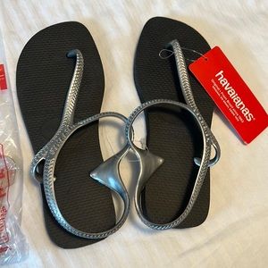 Brand new Havaianas sandals with back strap. Size 7/8